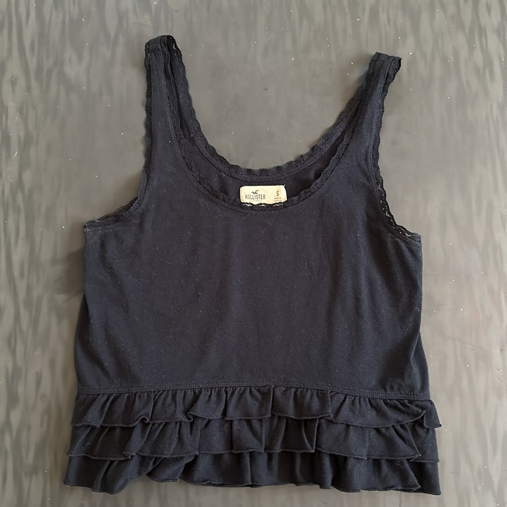 Hollister top